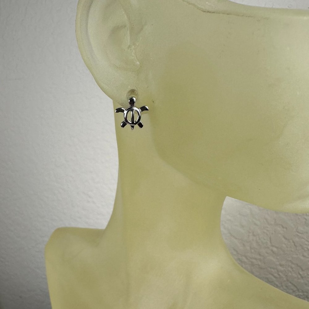 NEW Real Silver (not plated) Turtle Stud Earrings